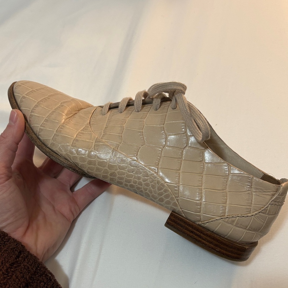 Alexander Wang Ingrid Croc-Embossed Oxfords in Beige Calfskin Leather